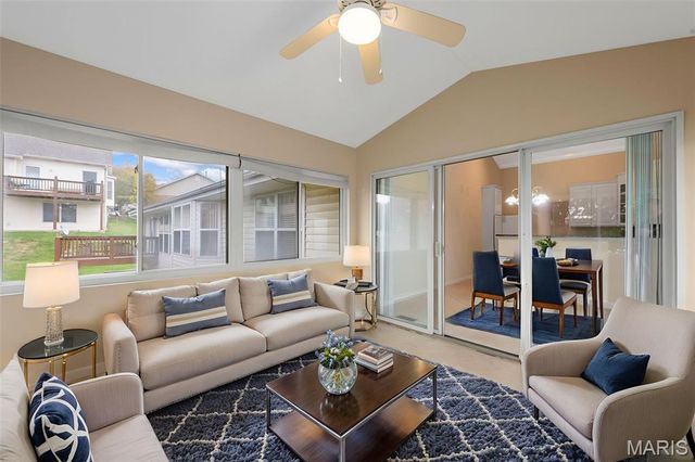 14 Shasta Pointe Court 49A, St Charles, MO 63301