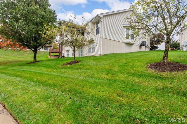 14 Shasta Pointe Court 49A, St Charles, MO 63301