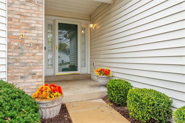 14 Shasta Pointe Court 49A, St Charles, MO 63301