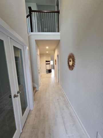 5639 Silverleaf Oak Lane, Houston, TX 77066