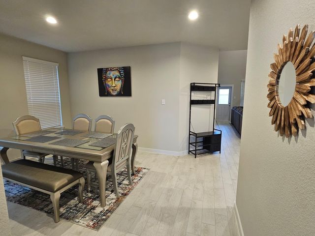 5639 Silverleaf Oak Lane, Houston, TX 77066