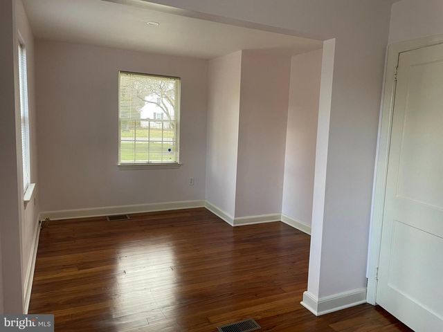 320 EVERGREEN DR, Moorestown, NJ 08057