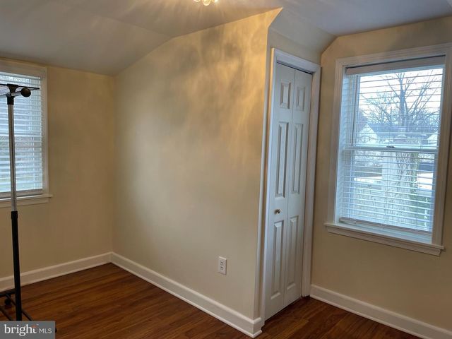 320 EVERGREEN DR, Moorestown, NJ 08057