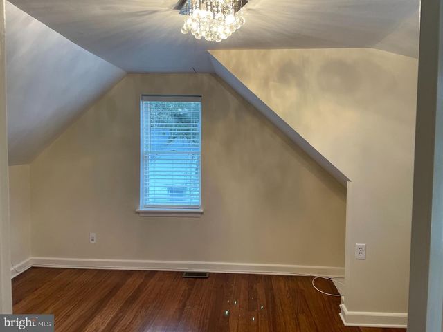 320 EVERGREEN DR, Moorestown, NJ 08057