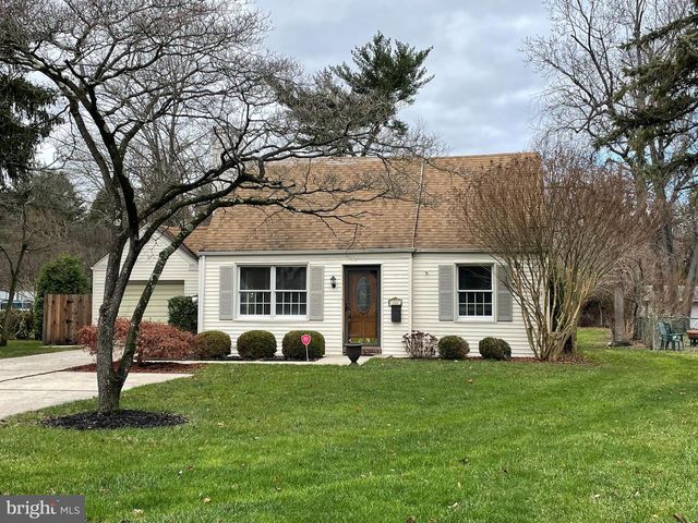 320 EVERGREEN DR, Moorestown, NJ 08057