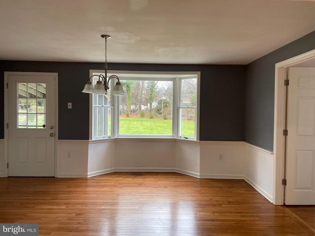 320 EVERGREEN DR, Moorestown, NJ 08057