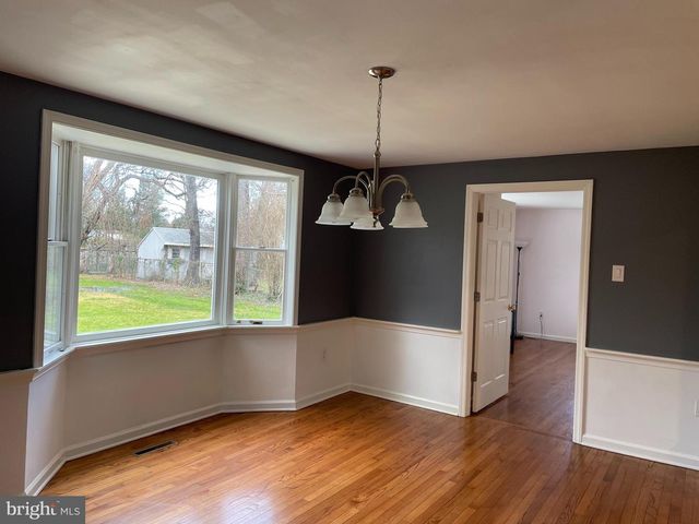 320 EVERGREEN DR, Moorestown, NJ 08057