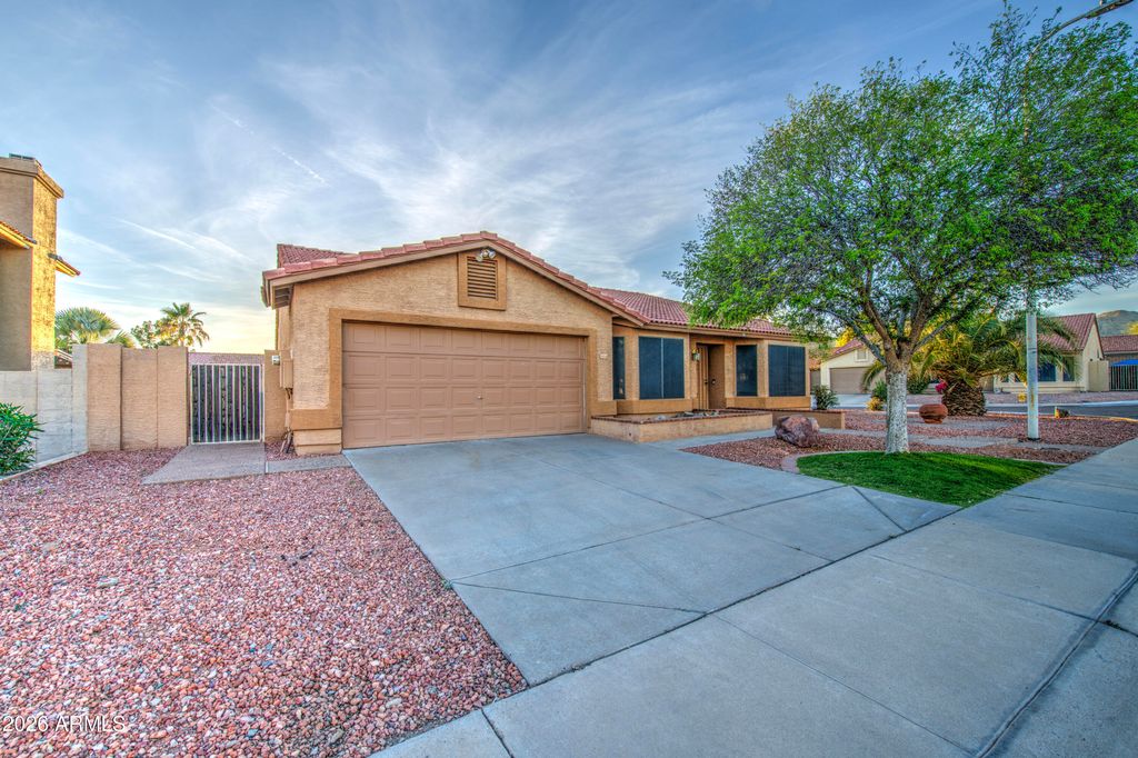 Image 1 of property listing at 14844 S 27TH Way, Phoenix, AZ 85048