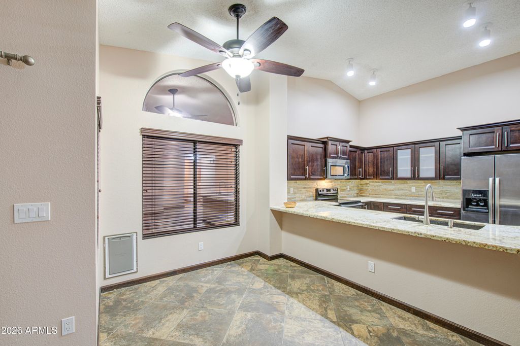 Image 14 of property listing at 14844 S 27TH Way, Phoenix, AZ 85048