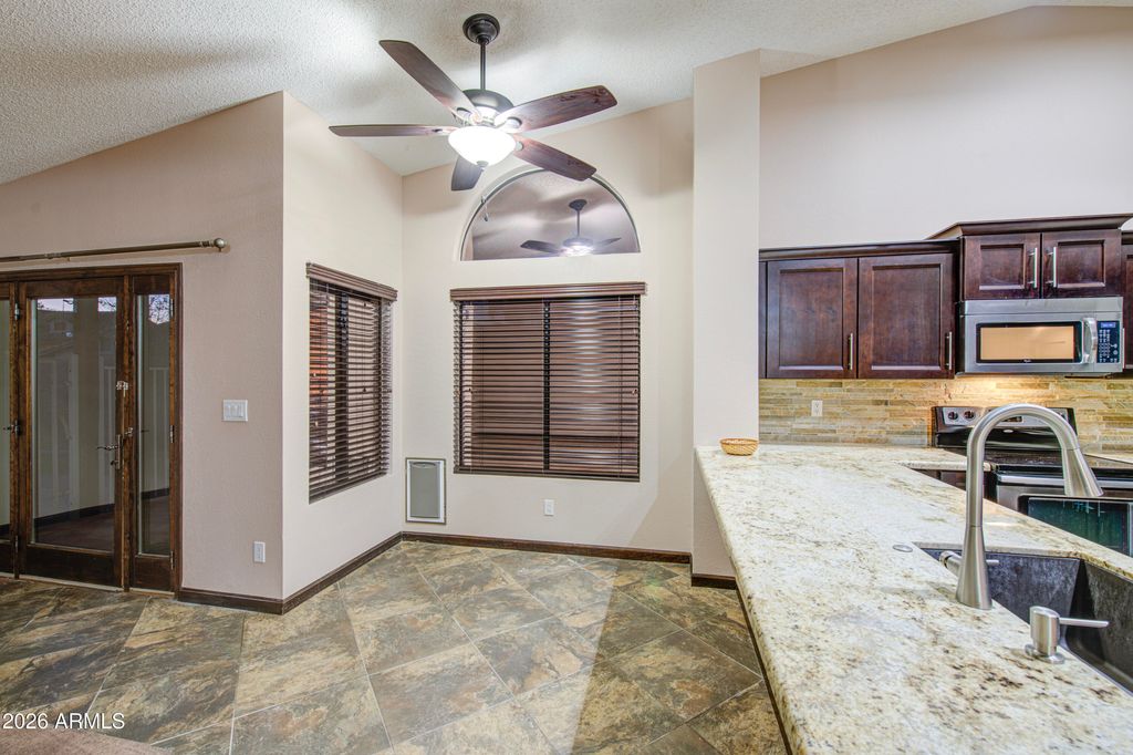 Image 15 of property listing at 14844 S 27TH Way, Phoenix, AZ 85048