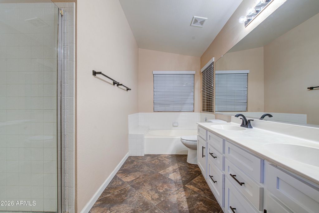 Image 23 of property listing at 14844 S 27TH Way, Phoenix, AZ 85048