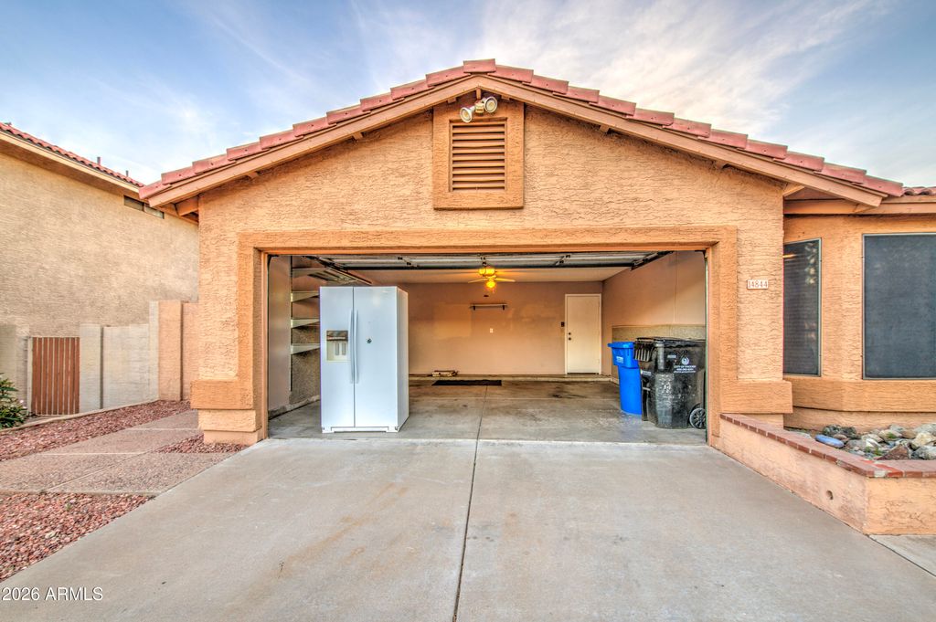 Image 38 of property listing at 14844 S 27TH Way, Phoenix, AZ 85048