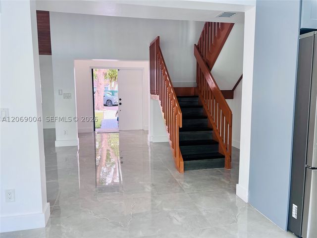 750 SW 98th Ave, Pembroke Pines, FL 33025