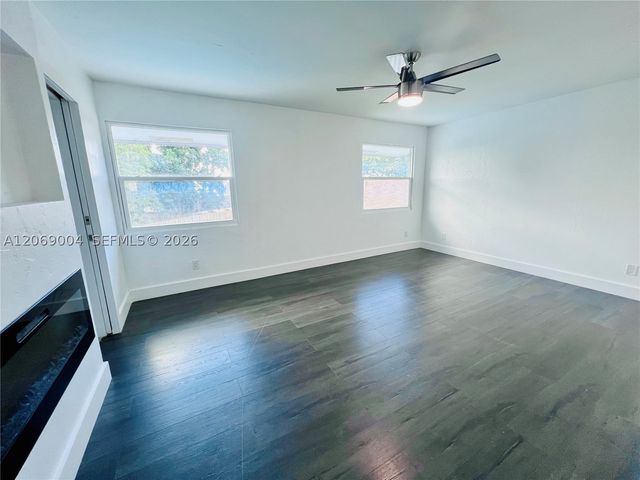 750 SW 98th Ave, Pembroke Pines, FL 33025