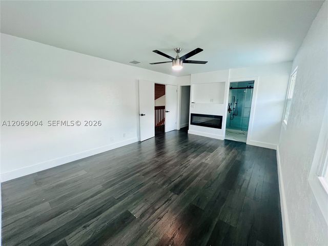 750 SW 98th Ave, Pembroke Pines, FL 33025