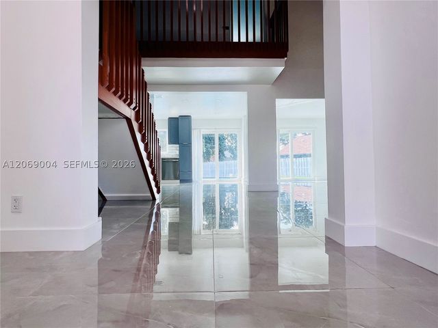 750 SW 98th Ave, Pembroke Pines, FL 33025