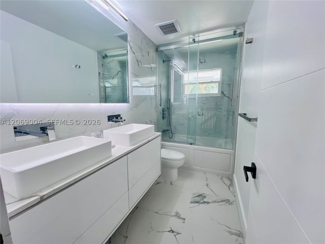 750 SW 98th Ave, Pembroke Pines, FL 33025