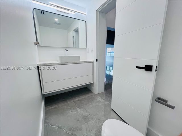 750 SW 98th Ave, Pembroke Pines, FL 33025