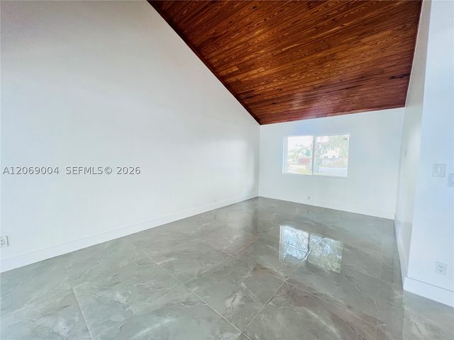 750 SW 98th Ave, Pembroke Pines, FL 33025