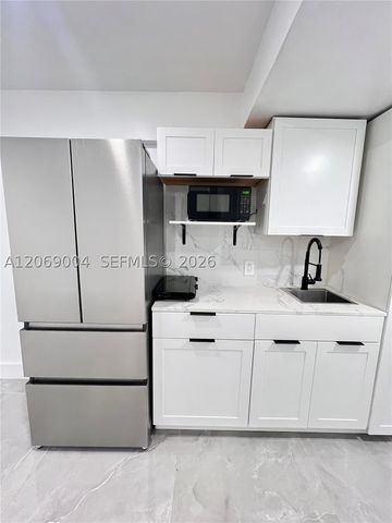 750 SW 98th Ave, Pembroke Pines, FL 33025