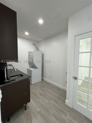 750 SW 98th Ave, Pembroke Pines, FL 33025