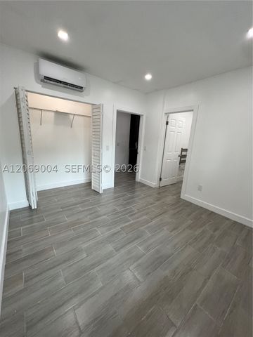750 SW 98th Ave, Pembroke Pines, FL 33025