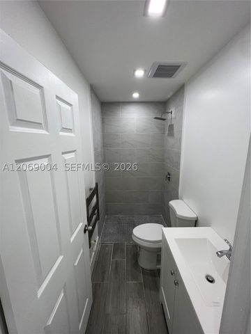 750 SW 98th Ave, Pembroke Pines, FL 33025