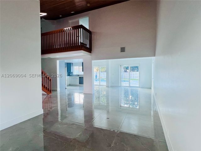 750 SW 98th Ave, Pembroke Pines, FL 33025