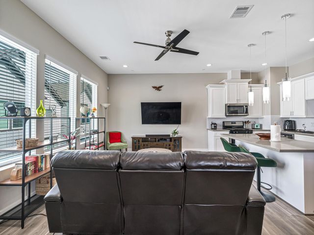 240 Julia Street A, Houston, TX 77022