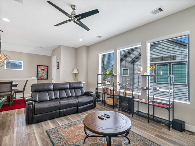240 Julia Street A, Houston, TX 77022