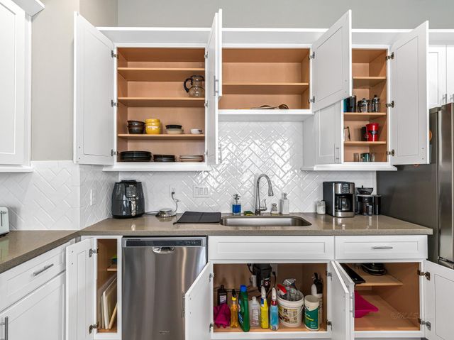 240 Julia Street A, Houston, TX 77022