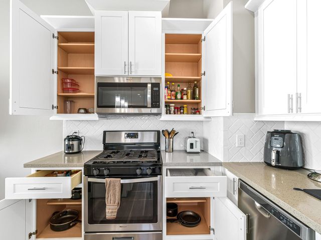 240 Julia Street A, Houston, TX 77022