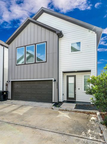 240 Julia Street A, Houston, TX 77022