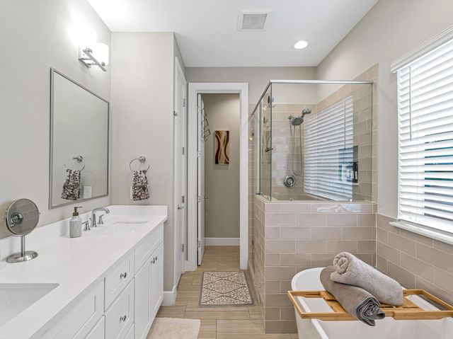 240 Julia Street A, Houston, TX 77022