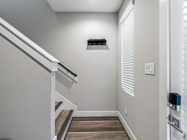 240 Julia Street A, Houston, TX 77022