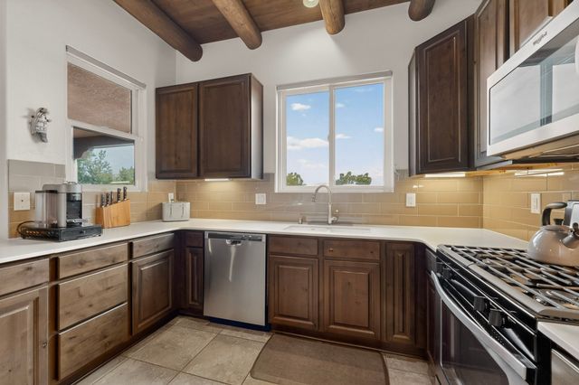 35 Via Tessera, Santa Fe, NM 87507