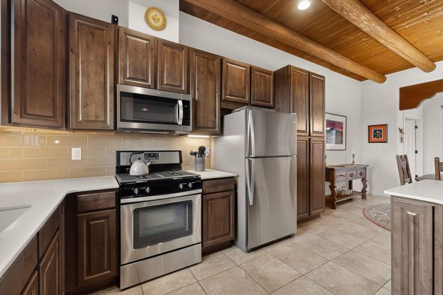35 Via Tessera, Santa Fe, NM 87507