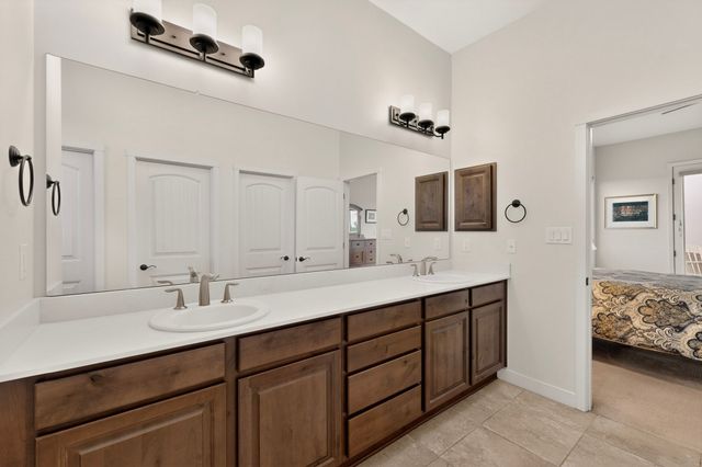 35 Via Tessera, Santa Fe, NM 87507