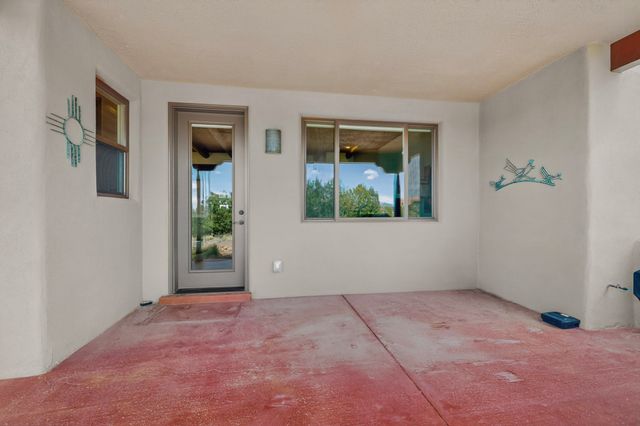 35 Via Tessera, Santa Fe, NM 87507