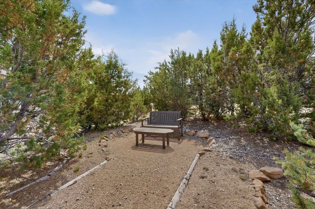 35 Via Tessera, Santa Fe, NM 87507