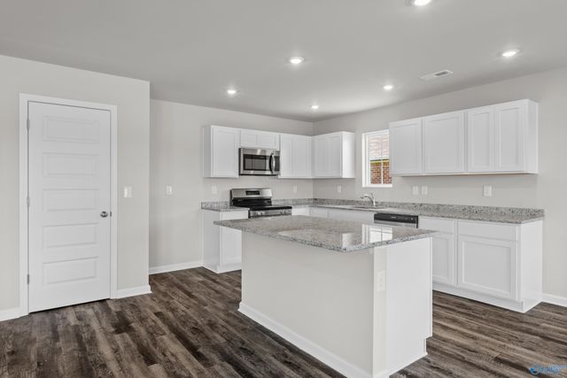304 Spanish Moss Court, New Market, AL 35761