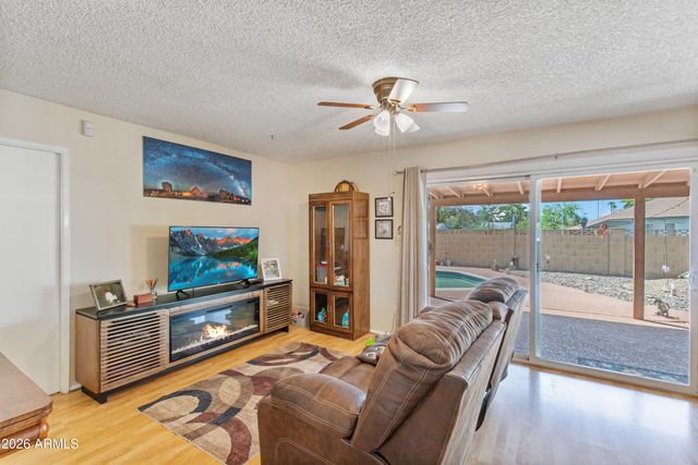 4615 W HAYWARD Avenue, Glendale, AZ 85301