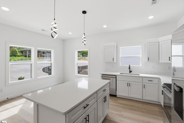 16 Poplar Street, Woodruff, SC 29388