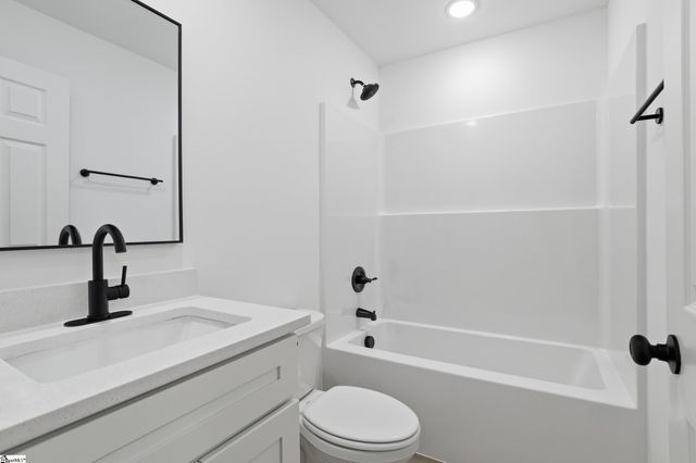 16 Poplar Street, Woodruff, SC 29388