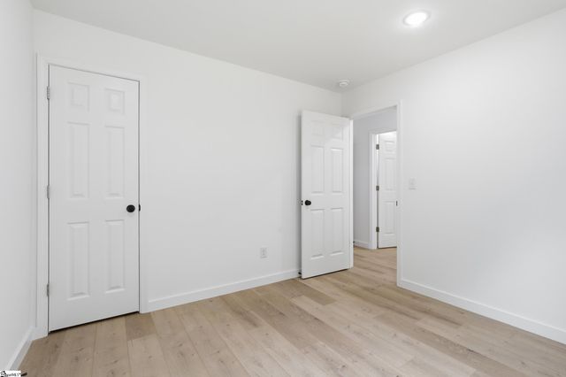 16 Poplar Street, Woodruff, SC 29388