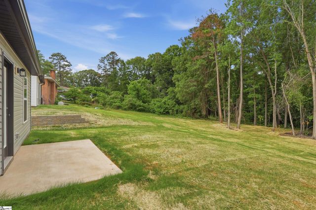 16 Poplar Street, Woodruff, SC 29388