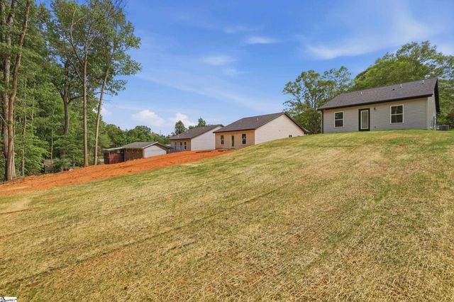 16 Poplar Street, Woodruff, SC 29388