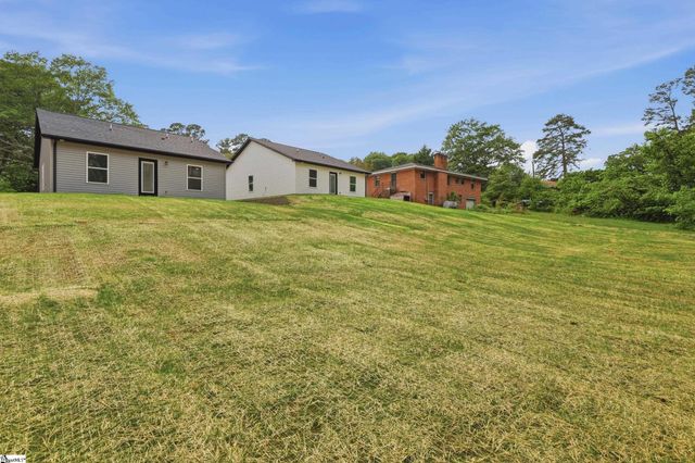 16 Poplar Street, Woodruff, SC 29388