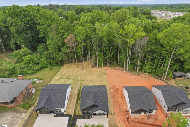 16 Poplar Street, Woodruff, SC 29388