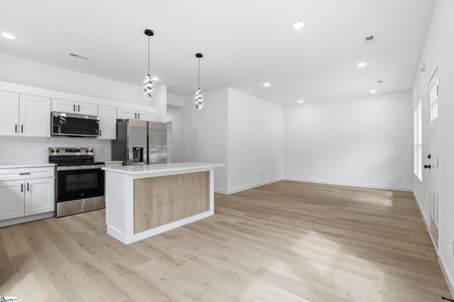 16 Poplar Street, Woodruff, SC 29388